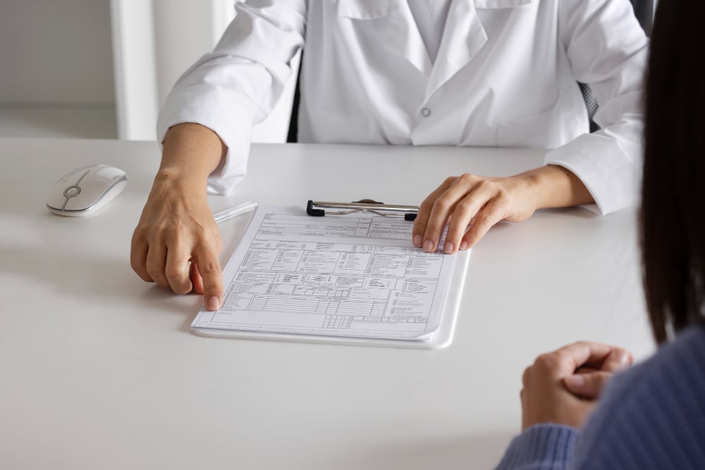 Doctor explaining treatment plan during dual diagnosis treatment in Nashville session