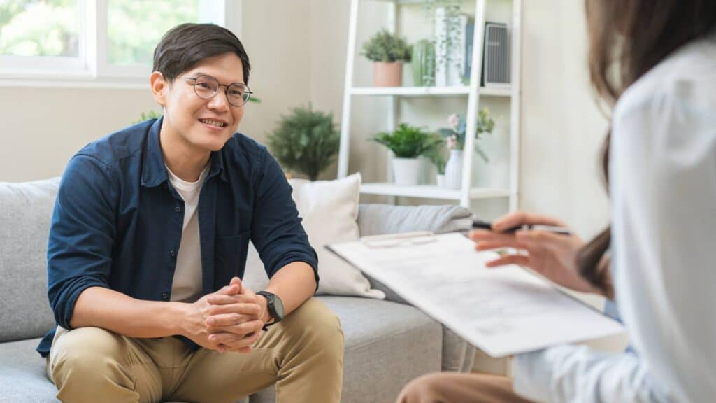 Man speaking with a therapist during individual therapy in Nashville.
