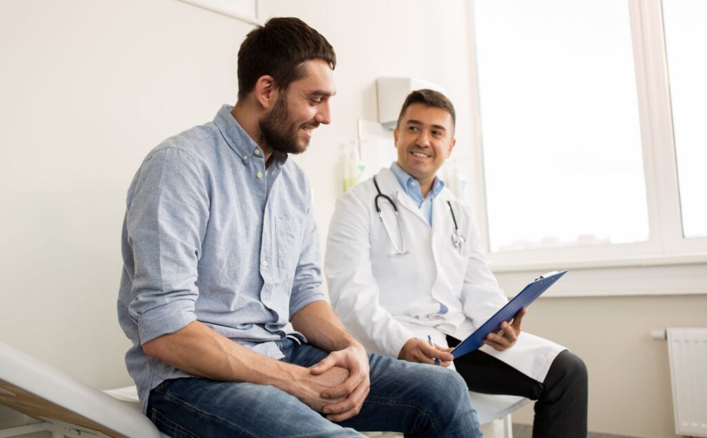 Doctor speaking with a client receiving heroin detox in Nashville, TN.