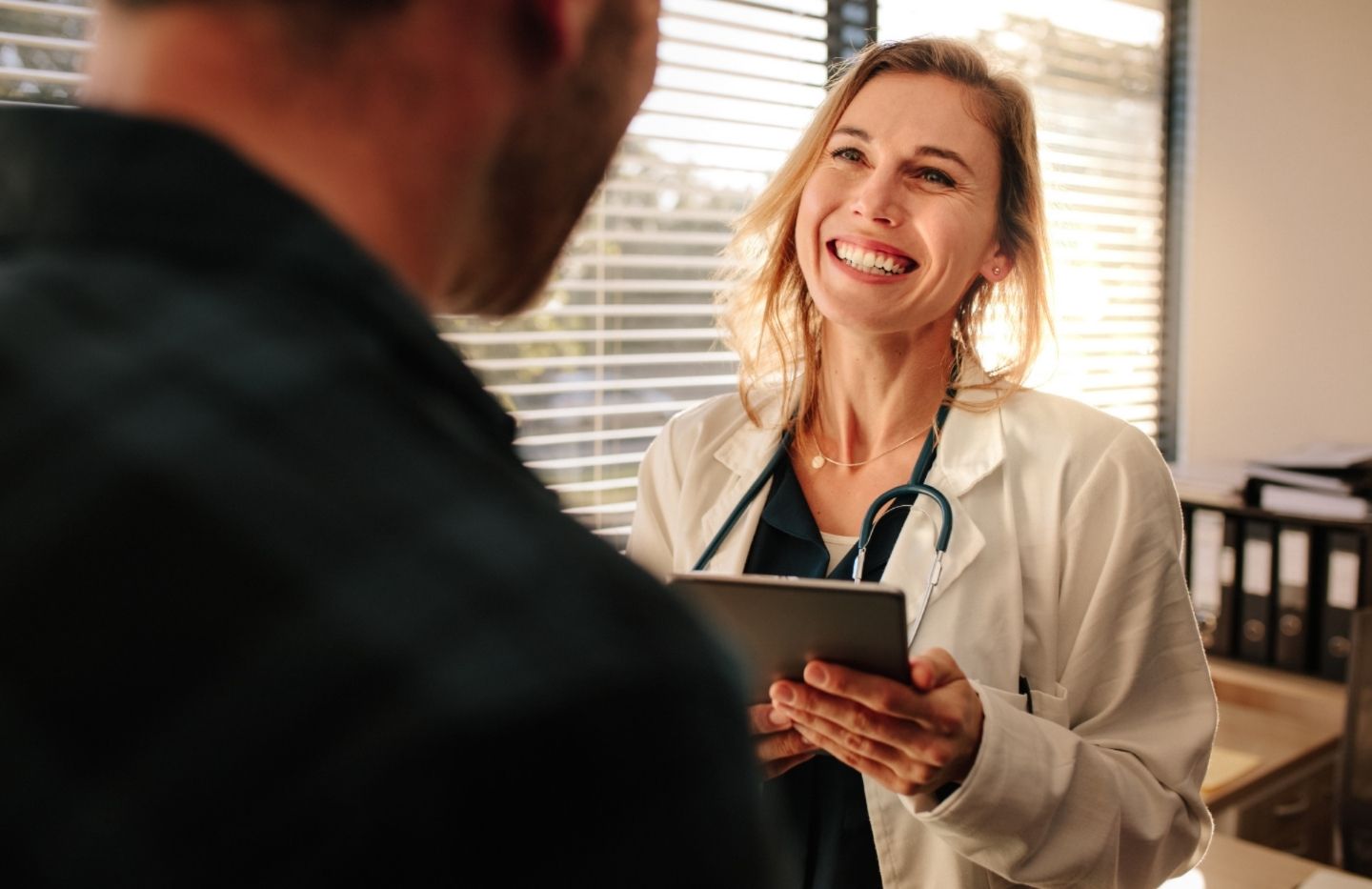 Doctor providing care during prescription drug addiction treatment in Nashville, TN.