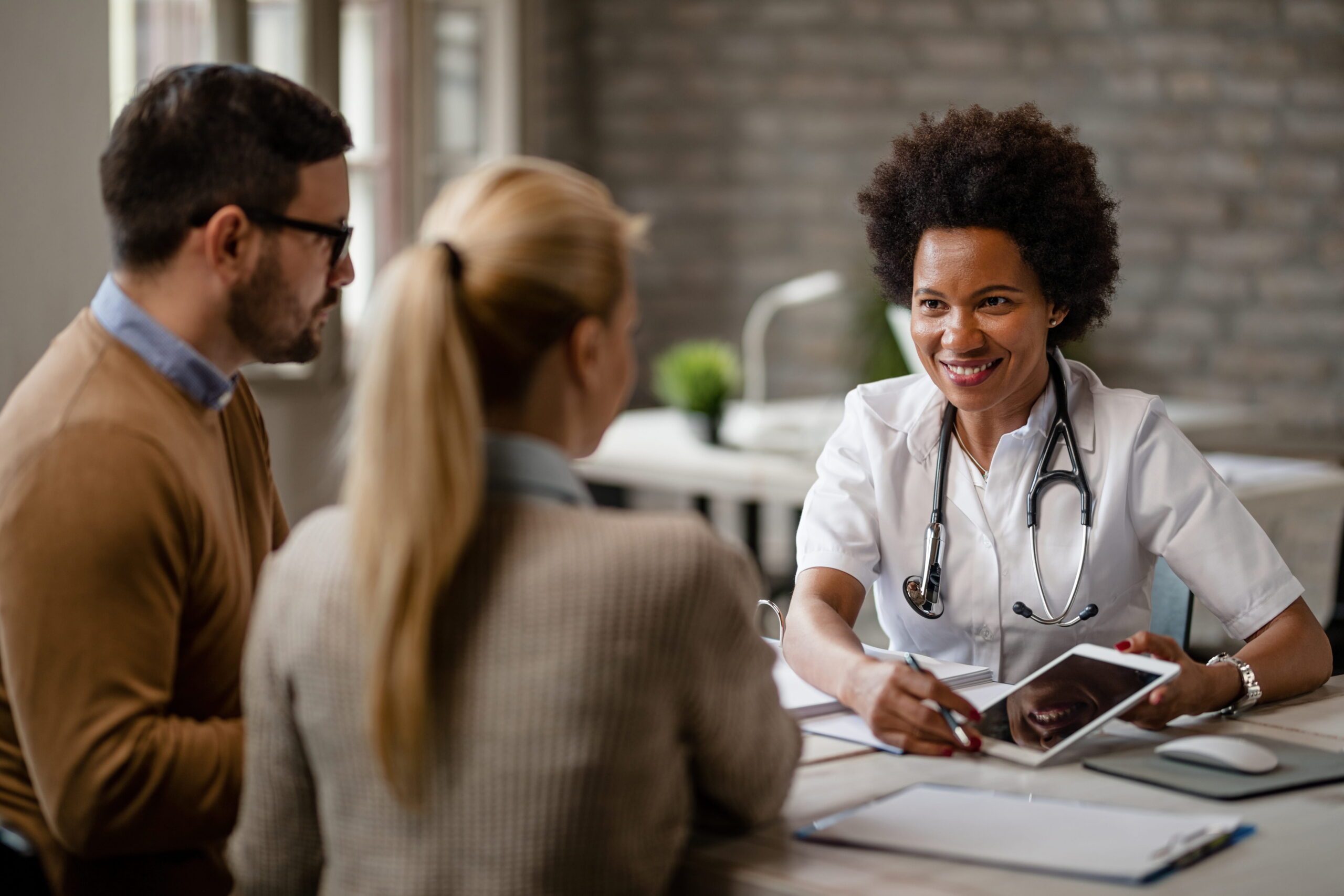 A couple enjoys a consultation and asks what to expect during addiction treatment.