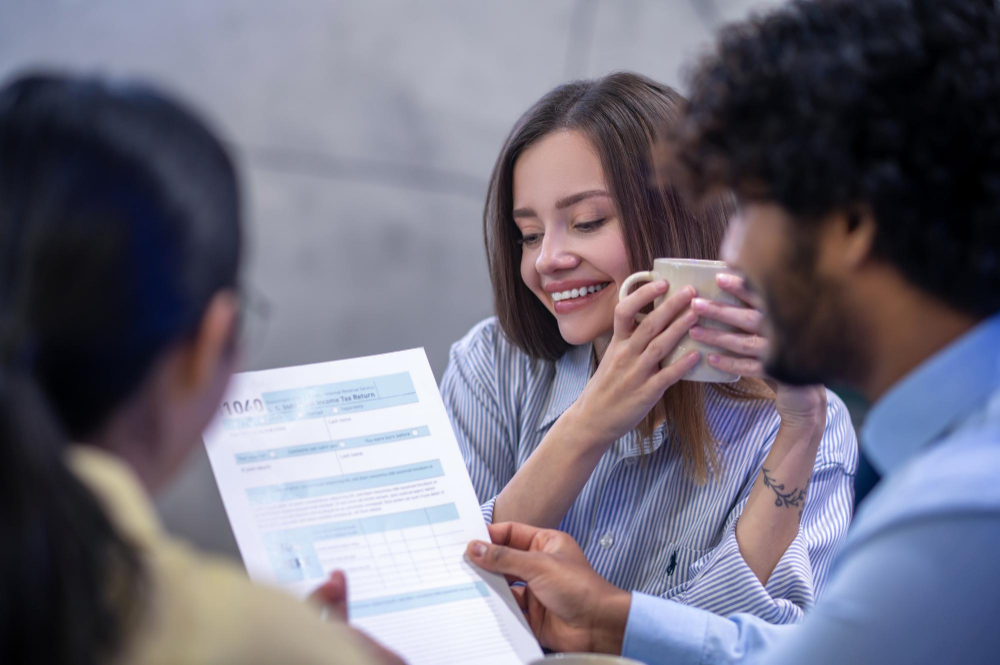 Couple reviewing insurance paperwork for rehab that accepts Aetna in Nashville, TN.